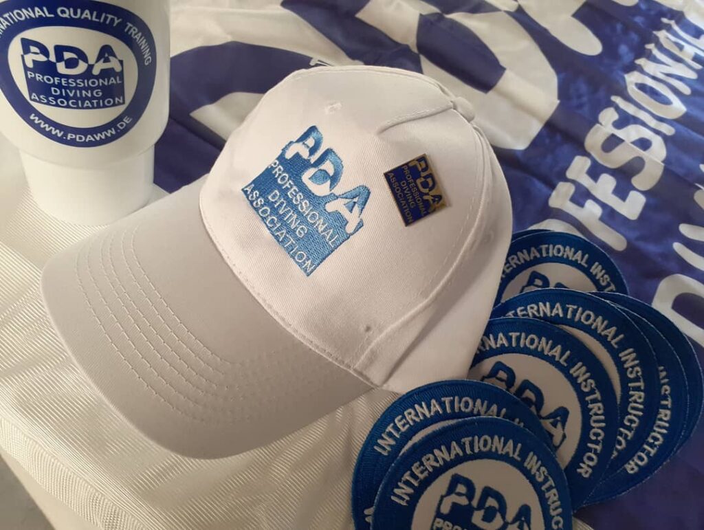 gorra vaso termico y parches bordado de buceo pda