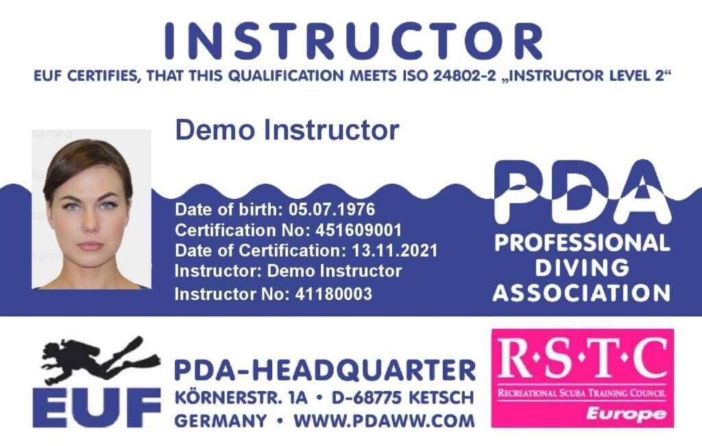 Carnet de Instructor de Buceo Internacional PDA