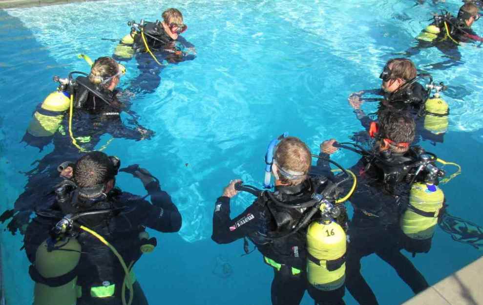 Clases de Buceo en la piscina