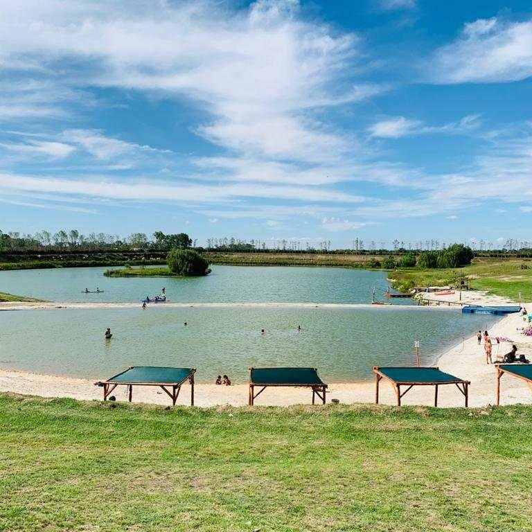 Lago de buceo Oceanica en Ezeiza