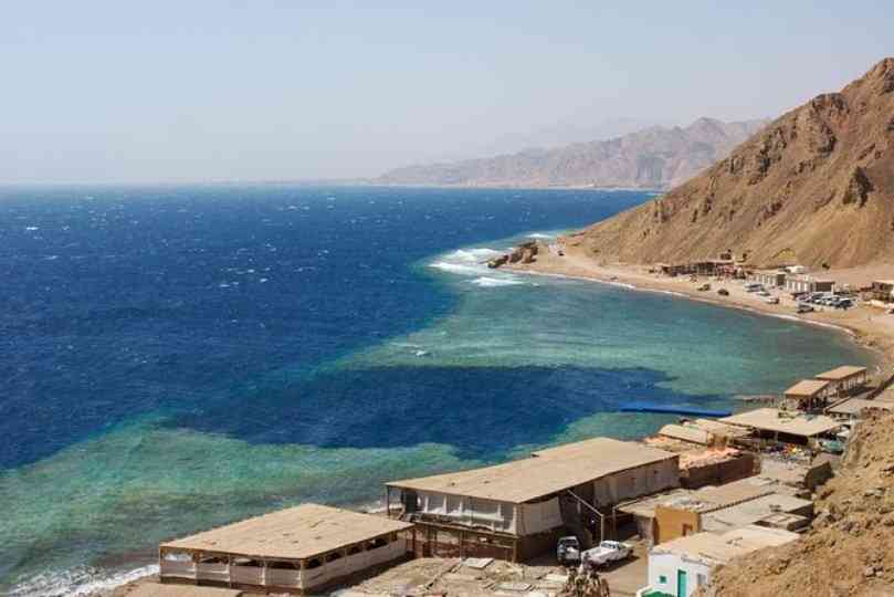 Buceo en Blue Hole de Dahab en Mar Rojo